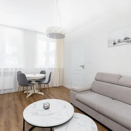 Househost Krowoderska 64