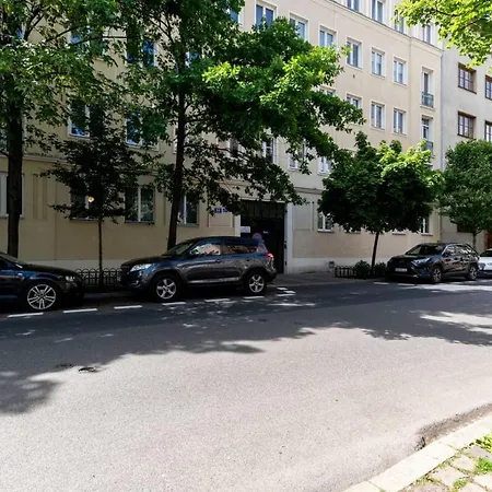 Househost Krowoderska 64